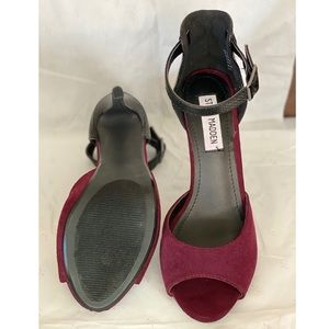 Steve Madden black & burgundy open toe pumps.